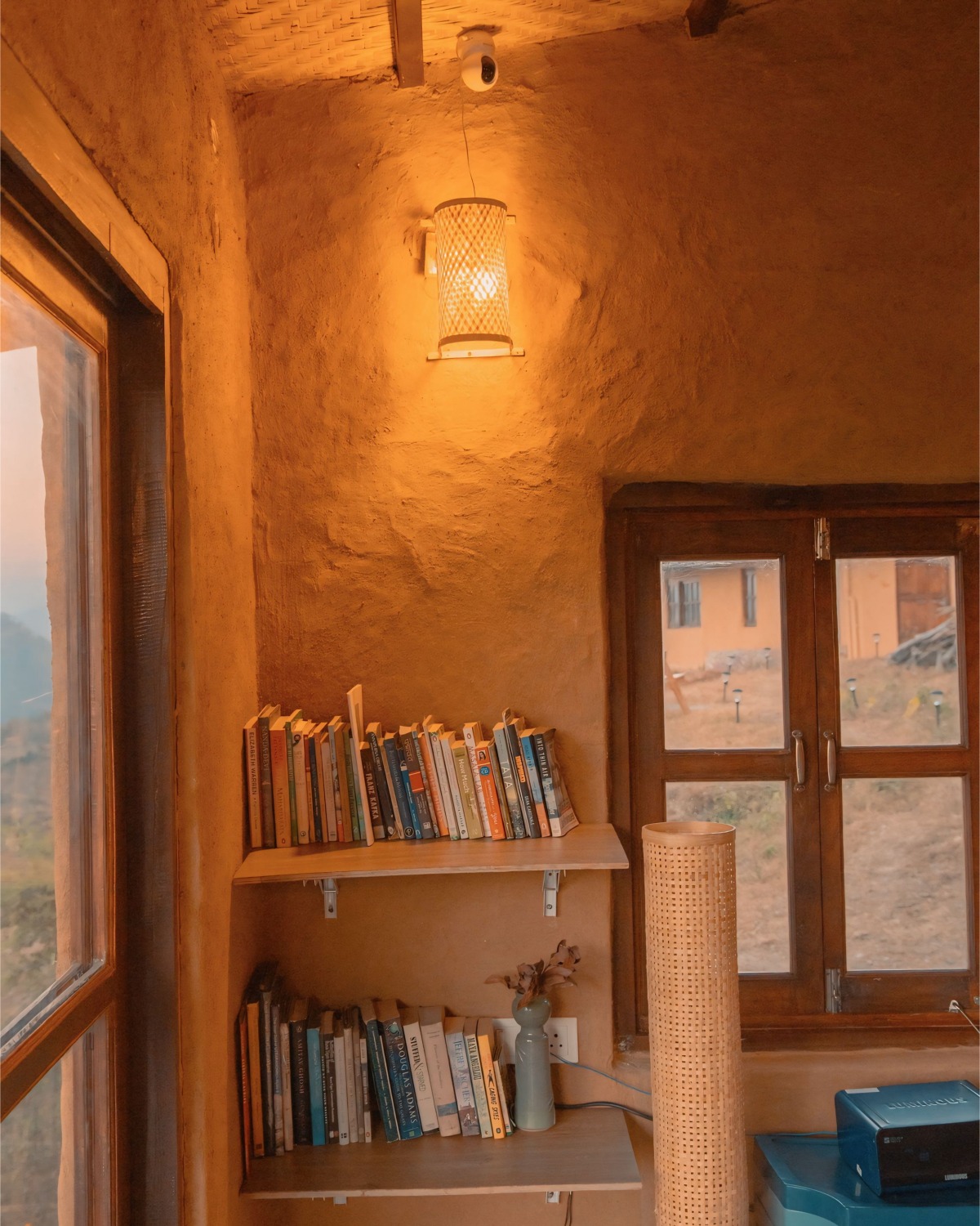 It's World Book Day! As if books need a specific day to be celebrated. Apart from nature, we've found books to be the only vehicles to expand your imagination.
Here are 6 books based on nature and the Himalayas that were truly a pleasure to read:
1. Himalaya: Adventures, Meditations, Life edited by @namitagokhale and @ruskinbondofficial.
An amazing compilation of parts of some of the best literature on the Himalayas.
2. Diary of a Young Naturalist by @dara_mcanulty.
A great book on nature and autism, written when the author was only 16.
3. Other Minds by @insta_zoan
A look at a form of intelligence - that of the octopus - that is very different from centralised human intelligence.
4. Under a White Sky: The Nature of the Future by @elizkolbertauthor
Great examples on how we are trying to mitigate damage through intervention in world where climate change is the norm, and the challenges with those examples.
5. The Lost Spells by @robgmacfarlane and @jackiemorrisartist
A beautiful collection of poems embellished with equally beautiful illustrations romanticising the stalwart species of nature. Read the one on oak
6. Himalay Dalit Hai by Mohan Mukt.
A collection of Hindi poetry raging against caste discrimination in the Himalayas and how it is ingrained in the way we talk about the Himalayas
What have been your favourites? Do write in comments.