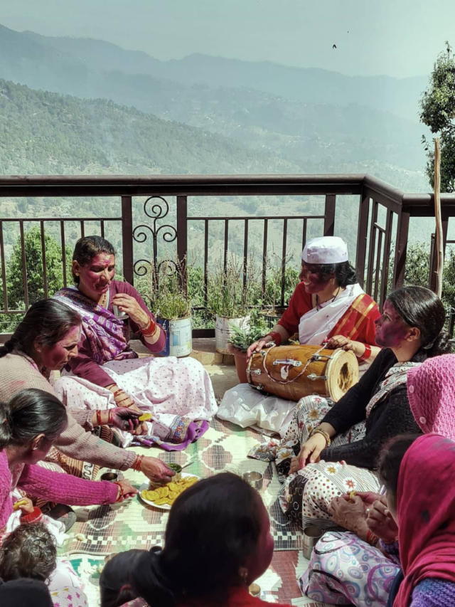 Mahila Holi in Sitlakhet